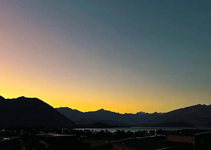 Ferienhaus Stylish Panoramic Mountain And Views Wanaka
