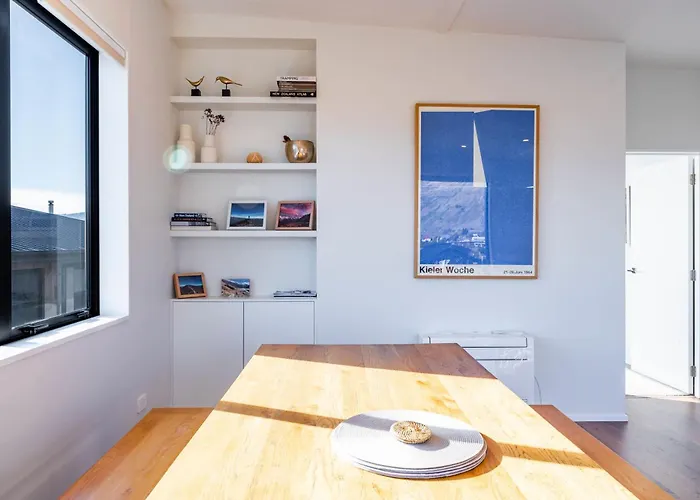 Stylish Panoramic Mountain And Views *