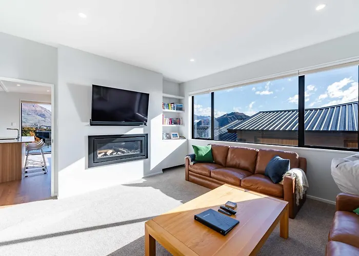 Stylish Panoramic Mountain And Views
