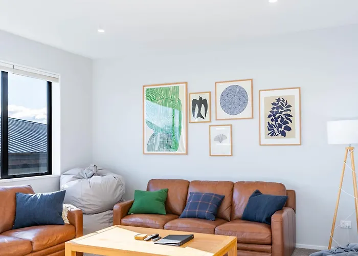 Stylish Panoramic Mountain And Views Ferienhaus