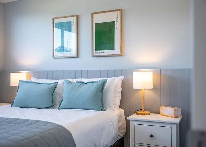 Stylish Panoramic Mountain And Views *
