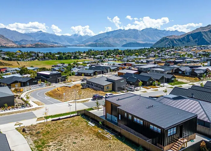 Stylish Panoramic Mountain And Views