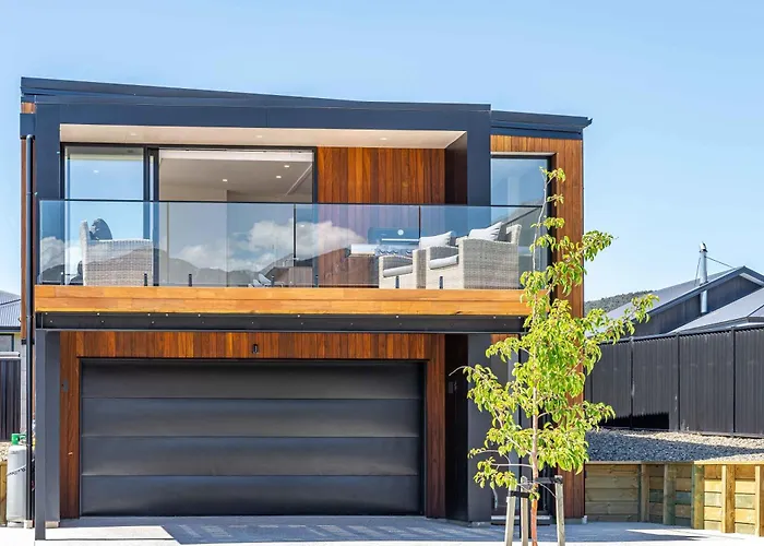 Stylish Panoramic Mountain And Views